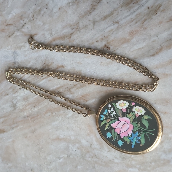 Vintage Jewelry Vintage Avon Floral Necklace Poshmark